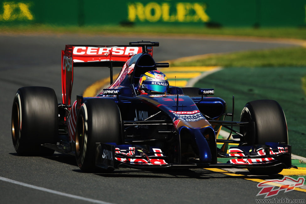 Jean-Eric Vergne trazando una curva