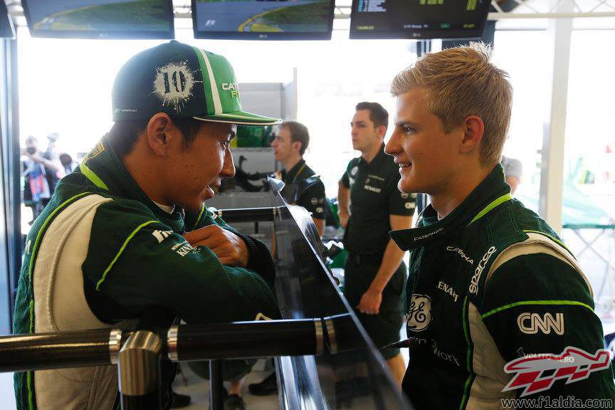 Kamui Kobayashi y Marcus Ericsson charlan en Australia