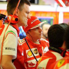 Kimi Räikkönen, junto a James Allison