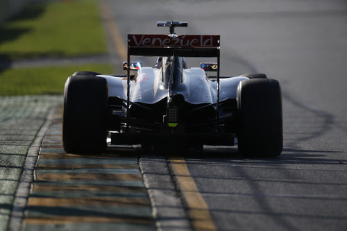 Romain Grosjean acabó el día con bandera amarilla