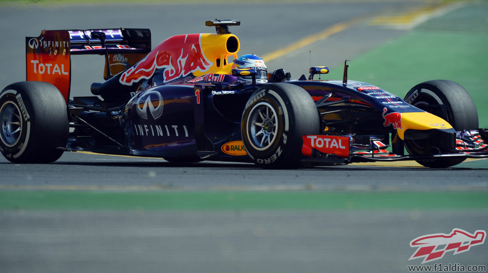 Sebastian Vettel disputa los Libres 3 en Australia