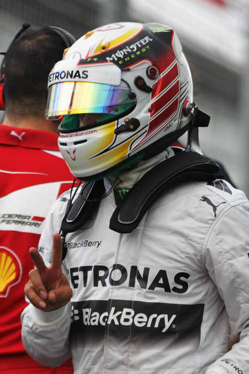 Primera pole del año para Lewis Hamilton
