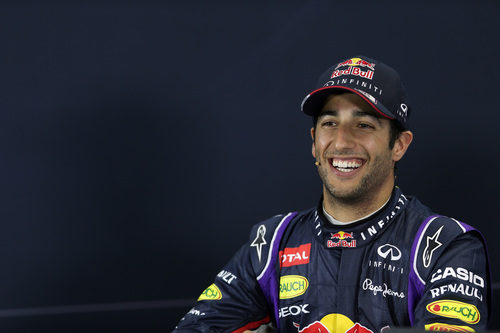 Daniel Ricciardo, sonriente en rueda de prensa