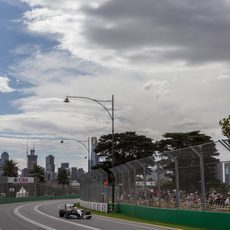 Adrian Sutil recorriendo Albert Park