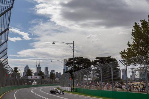 Adrian Sutil recorriendo Albert Park