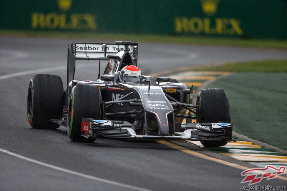 Adrian Sutil bajo la lluvia de Albert Park