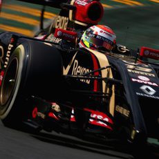 Problemas técnicos para Pastor Maldonado con el E22