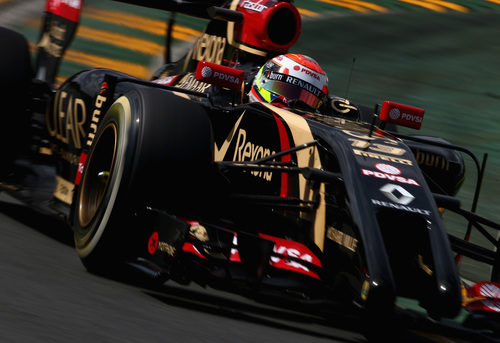 Problemas técnicos para Pastor Maldonado con el E22