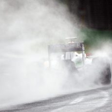 Sergio Pérez bajo la lluvia de Australia