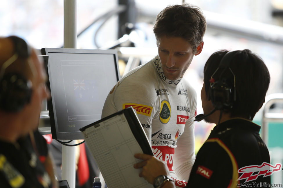 Explicaciones para Romain Grosjean en el box