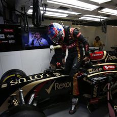 Romain Grosjean se baja del coche