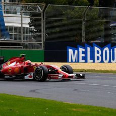 Kimi Räikkönen sufrió con el F14T en la clasificación en Albert Park