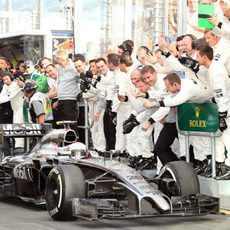 Kevin Magnussen llega al parque cerrado