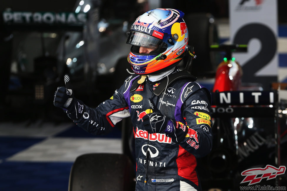 Daniel Ricciardo da un paso adelante con Red Bull
