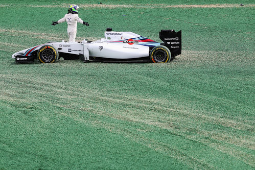Felipe Massa abandona en el primera curva
