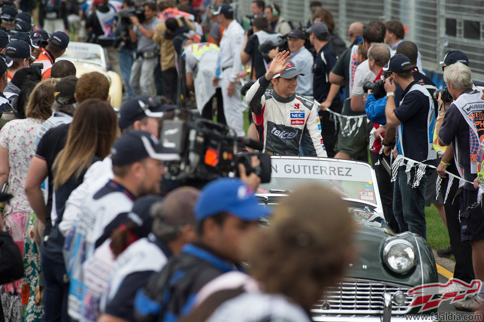 Esteban Gutiérrez en el driver's parade