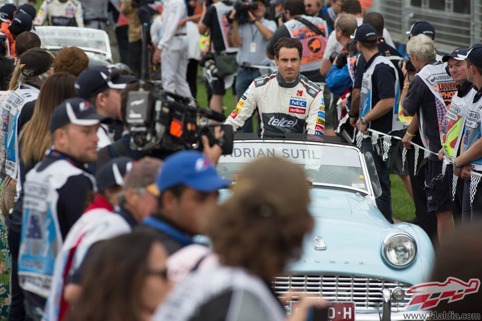 Adrian Sutil en el driver's parade