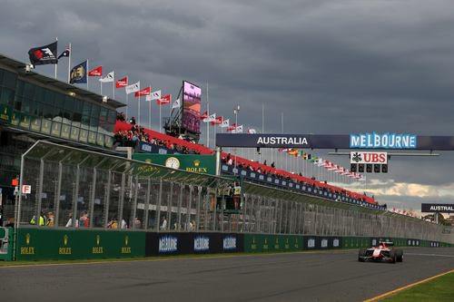 Jules Bianchi rueda sólo en la recta de meta de Albert Park