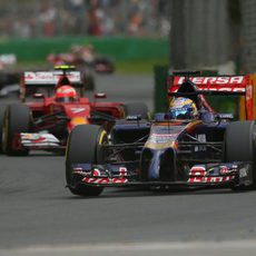Jean-Eric Vergne plantando cara a Kimi Räikkönen