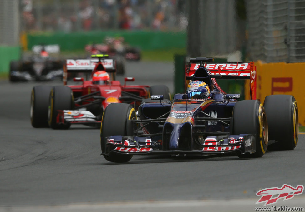 Jean-Eric Vergne plantando cara a Kimi Räikkönen