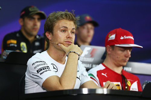 Plano de Nico Rosberg en la rueda de prensa de la FIA