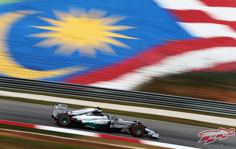 Nico Rosberg, mejor tiempo en los Libres 2 de Malasia