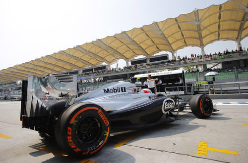 Detalle del alerón trasero del coche de Magnussen