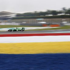 Marcus Ericsson prueba el neumático medio sobre el asfalto de Sepang