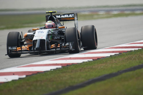 Sergio Pérez rodó menos de lo previsto en la jornada del viernes en Sepang