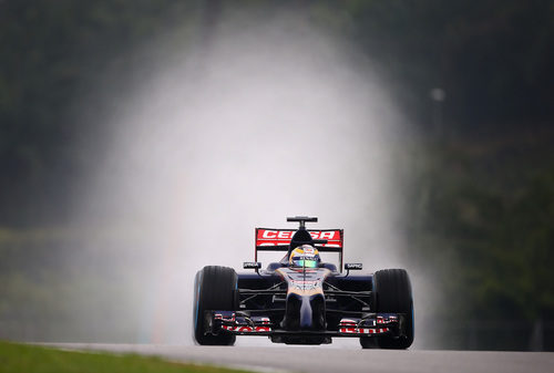 Vergne con neumáticos de lluvia extrema