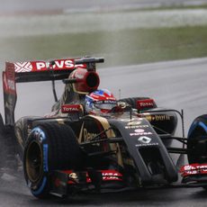 Lluvia extrema para Romain Grosjean en Sepang