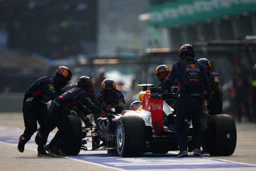 Problemas en boxes con Daniel Ricciardo