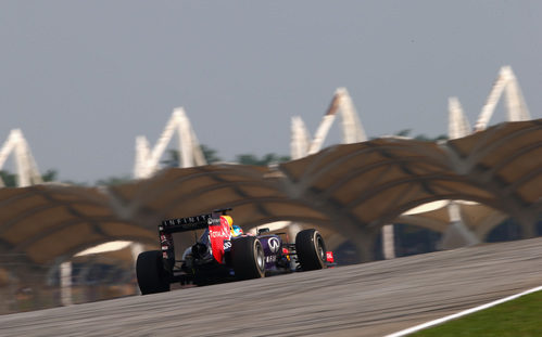 Sebastian Vettel rueda en Sepang el domingo