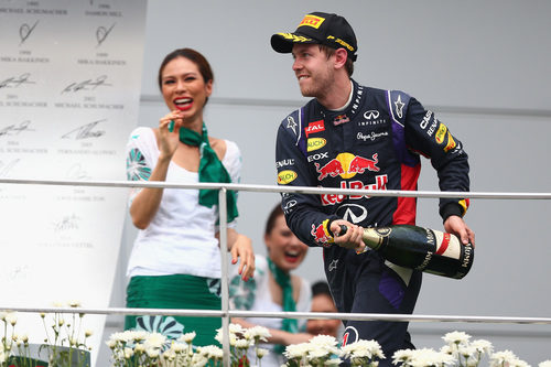 Champán para Sebastian Vettel en Sepang