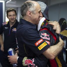 Franz Tost felicita a Daniil Kvyat