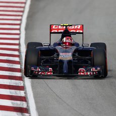 Daniil Kvyat en el trazado de Sepang durante la carrera