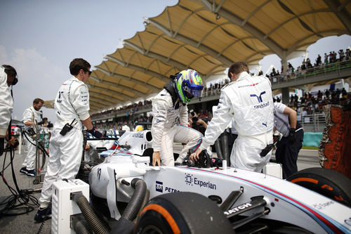 Felipe Massa en la parrilla de salida