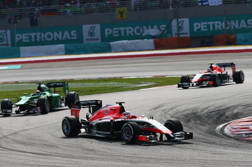 Max Chilton acercándose a Marcus Ericsson