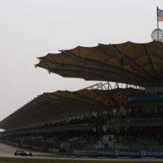 Kamui Kobayashi en la recta de Sepang