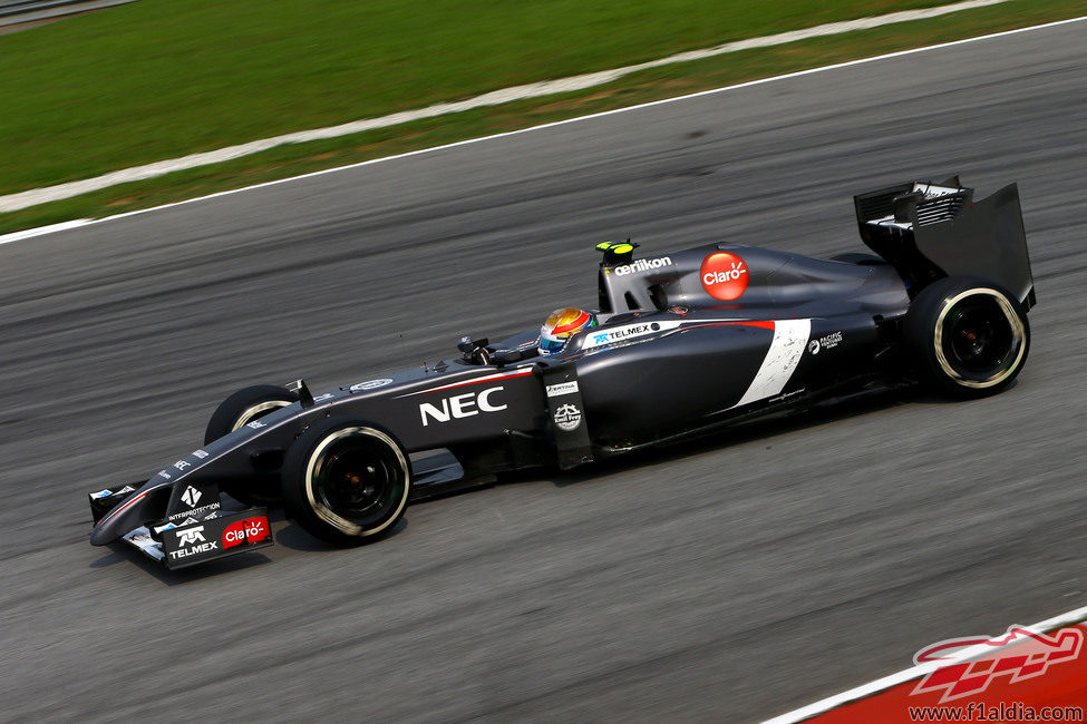 Esteban Gutiérrez rueda en Malasia