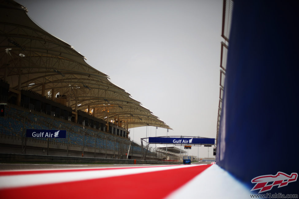 Perspectiva de la recta principal del circuito de Sakhir