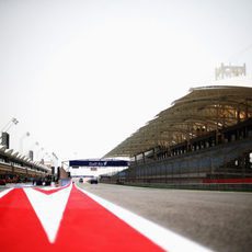 Recta principal del circuito de Sakhir, en Baréin