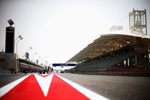 Recta principal del circuito de Sakhir, en Baréin