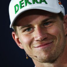 Sonrisa de Nico Hülkenberg en rueda de prensa