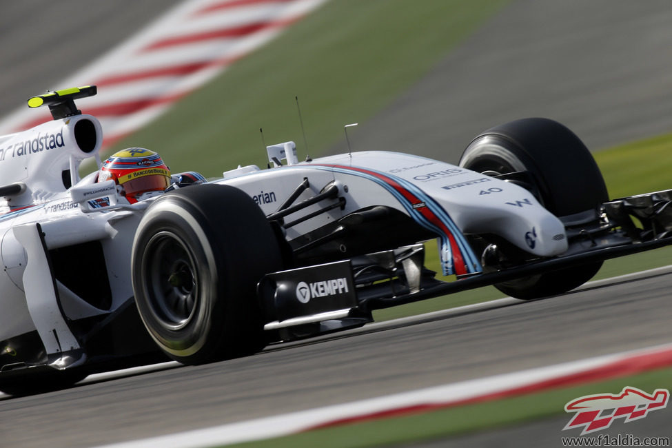 Felipe Nasr se estrena como piloto de Williams en Baréin