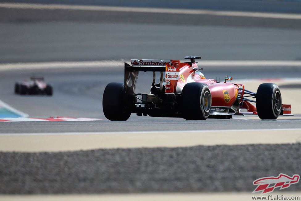 Nueva vuelta para Fernando Alonso en Sakhir