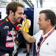 Jean-Eric Vergne saluda a Jean Alesi