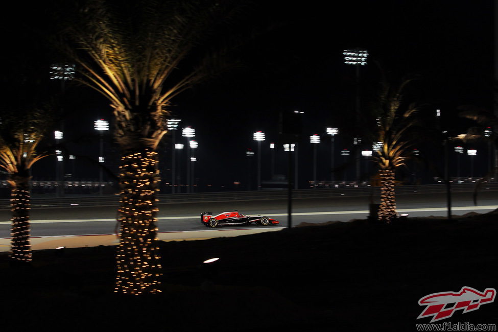 Jules Bianchi rodando de noche