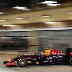 Salida de boxes de Daniel Ricciardo en Sakhir