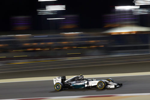 Segunda posición para Lewis Hamilton en Baréin